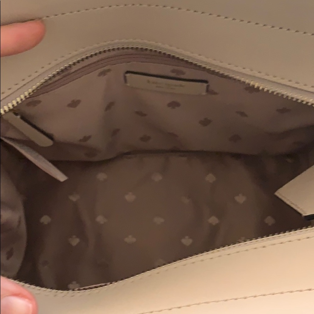 Kate spade purse with flowers - Picture 2 of 3